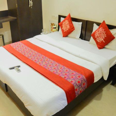 Hotel Royal Palace - 150 Meters From Mahakal Temple Ujjain Εξωτερικό φωτογραφία