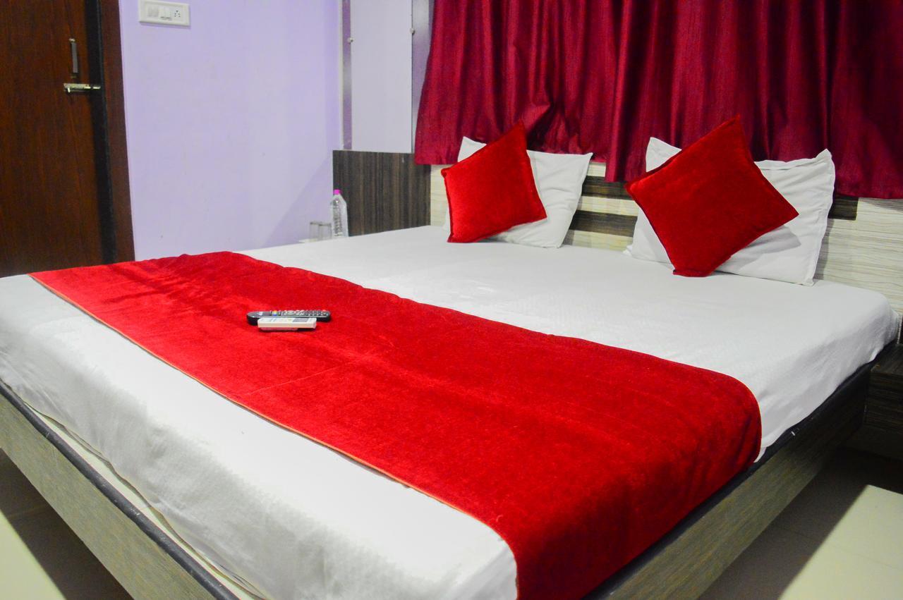 Hotel Royal Palace - 150 Meters From Mahakal Temple Ujjain Εξωτερικό φωτογραφία