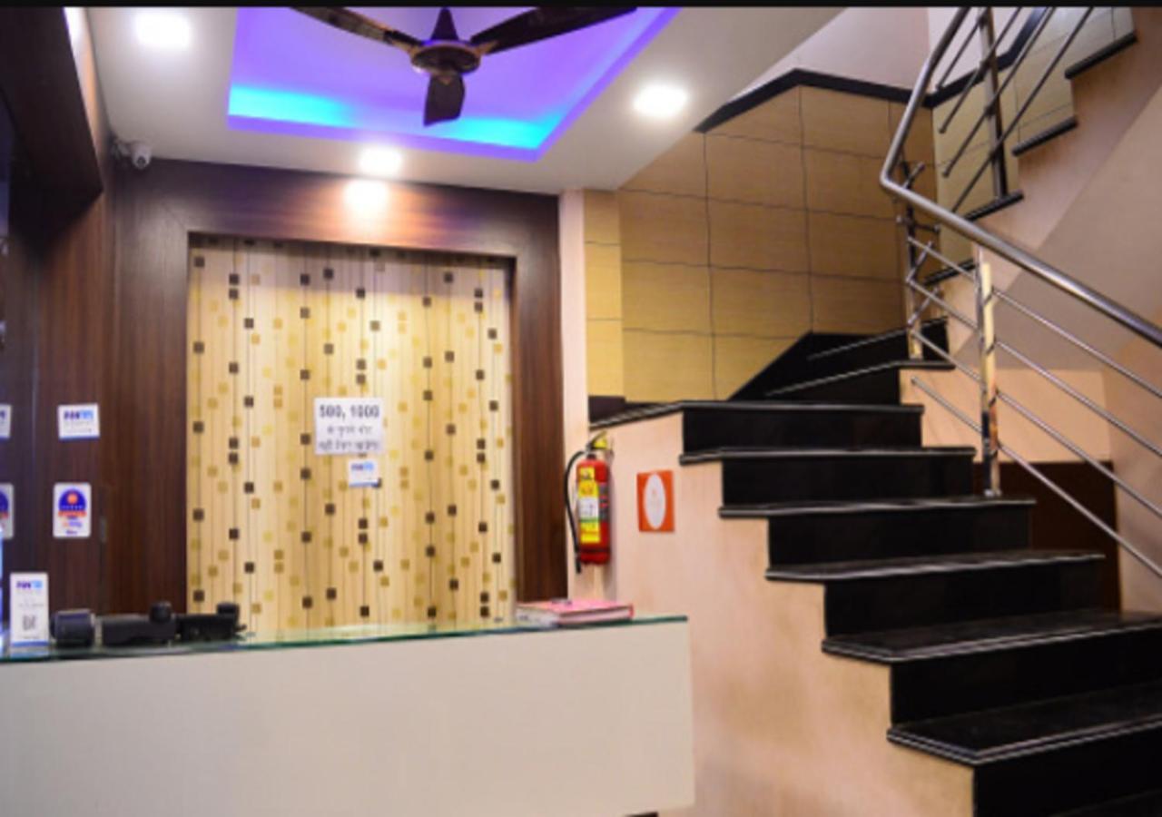 Hotel Royal Palace - 150 Meters From Mahakal Temple Ujjain Εξωτερικό φωτογραφία